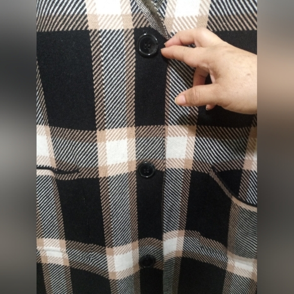 Absolutely Famous Black and Tan Plaid Blazer - Picture 4 of 9